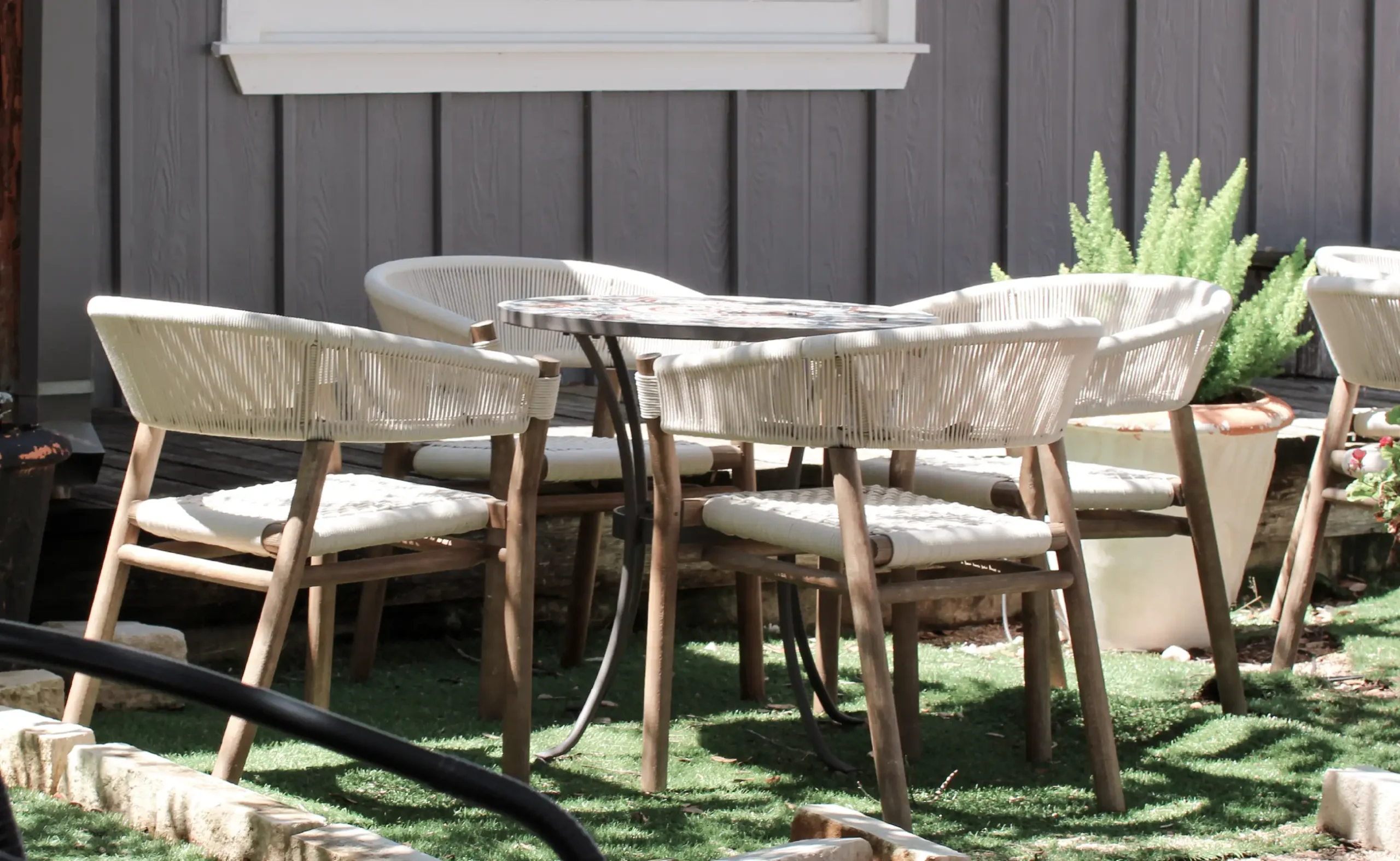 Patio at Barelle Vineyards.
